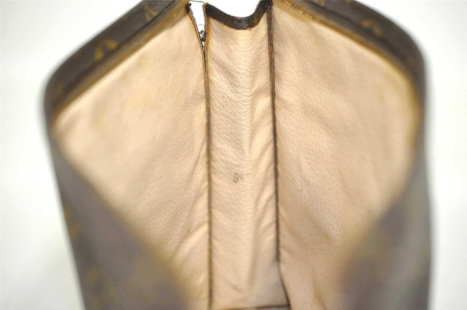 Authentic Louis Vuitton Monogram Poche Toilette 26 M47542 Cosmetics Pouch 8365I