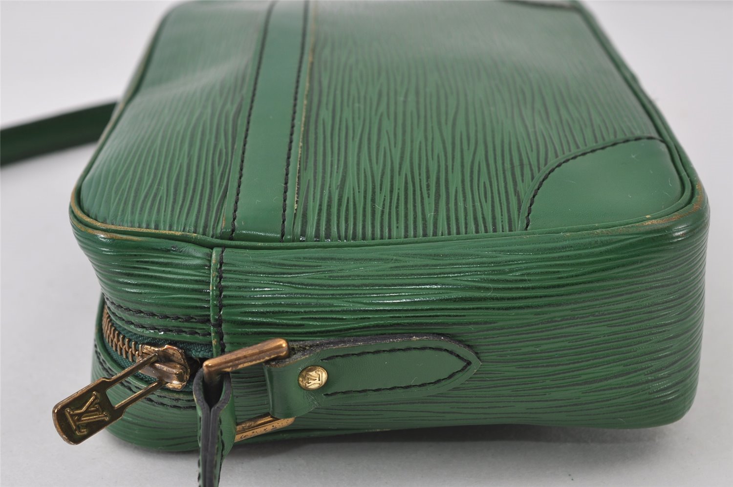 Auth Louis Vuitton Epi Trocadero 24 Shoulder Cross Bag Green M52314 LV 8381I