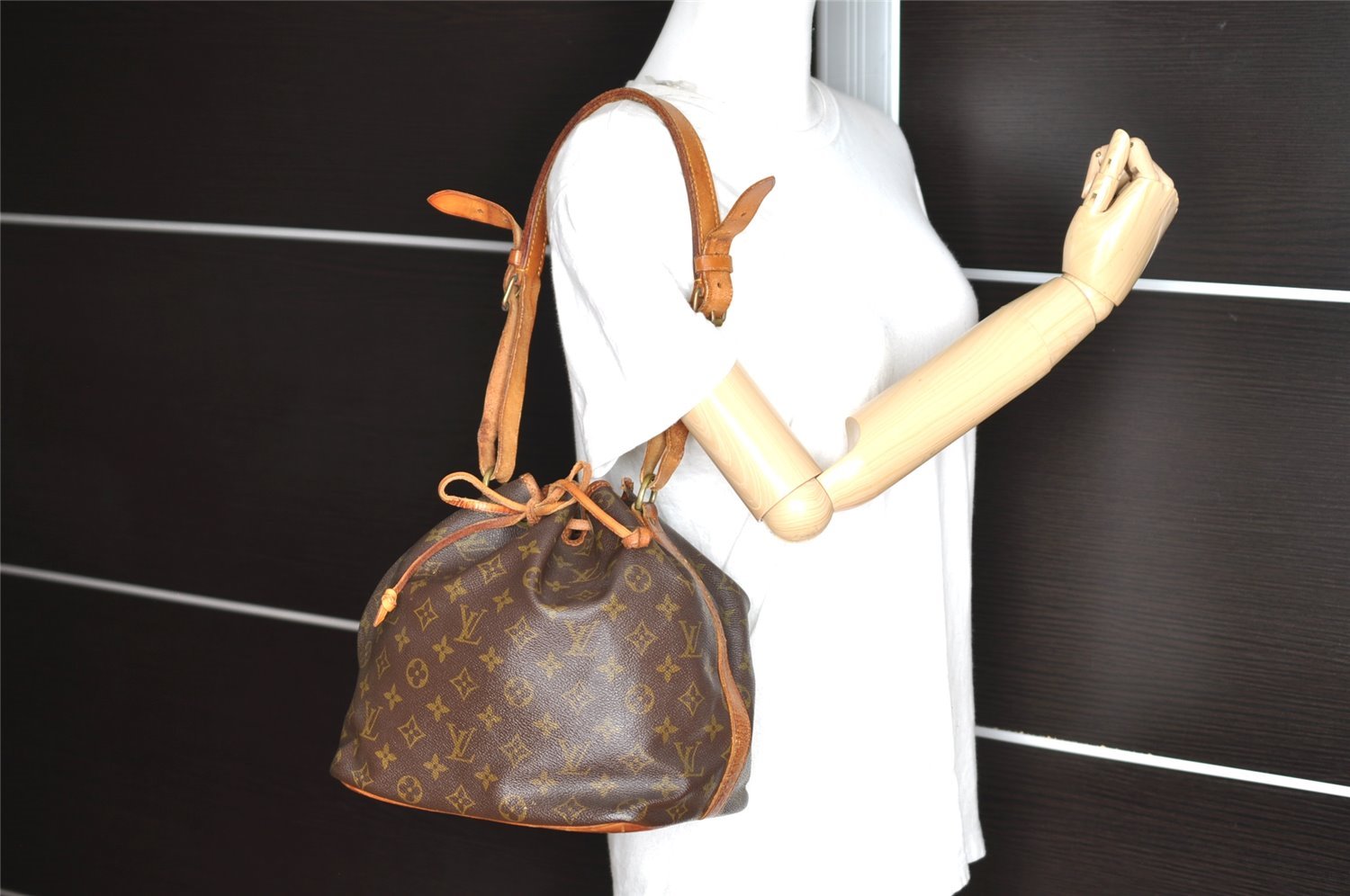 Authentic Louis Vuitton Monogram Petit Noe Drawstring Bag Old Model LV 8382I