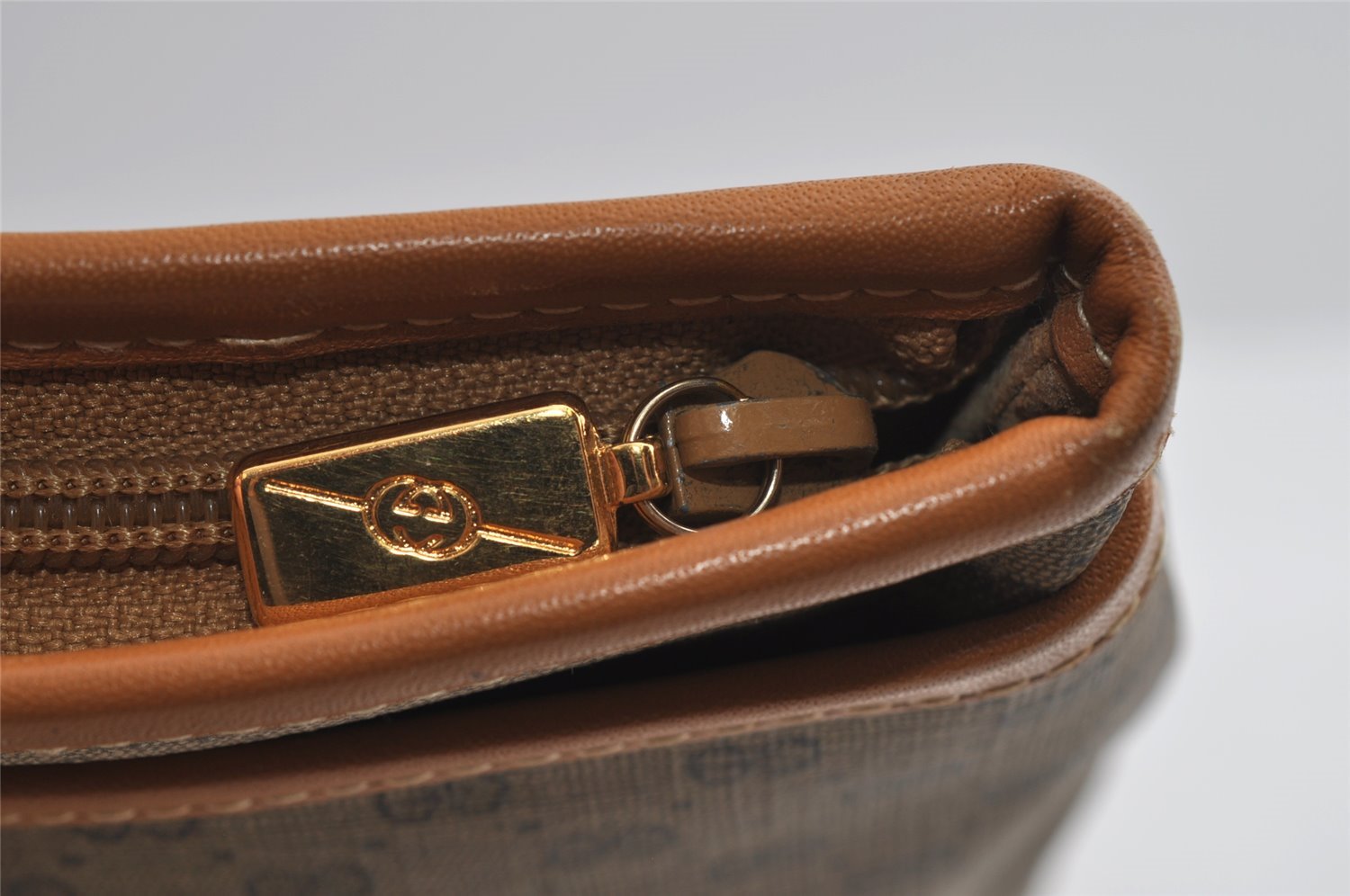 Authentic GUCCI Vintage Micro GG PVC Leather Shoulder Tote Bag Brown Junk 8392I