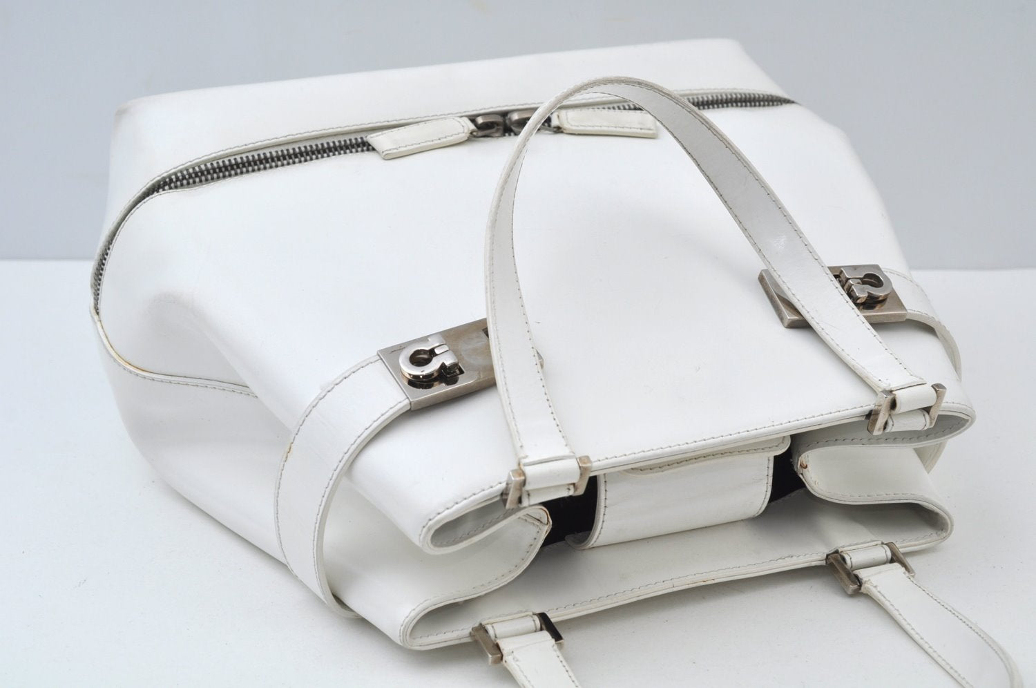Authentic Salvatore Ferragamo Gancini Leather Hand Tote Bag Purse White 8398I