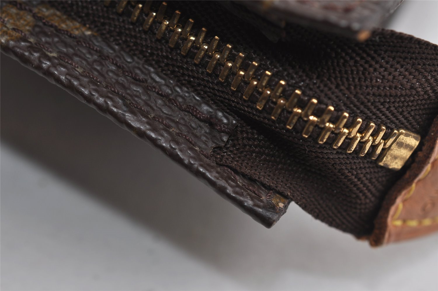 Authentic Louis Vuitton Monogram Pouch For Bucket GM LV 8412I