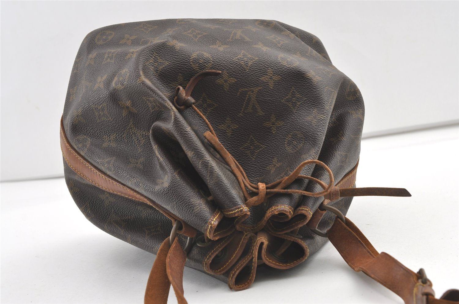 Authentic Louis Vuitton Monogram Petit Noe M42226 Shoulder Drawstring Bag 8413J