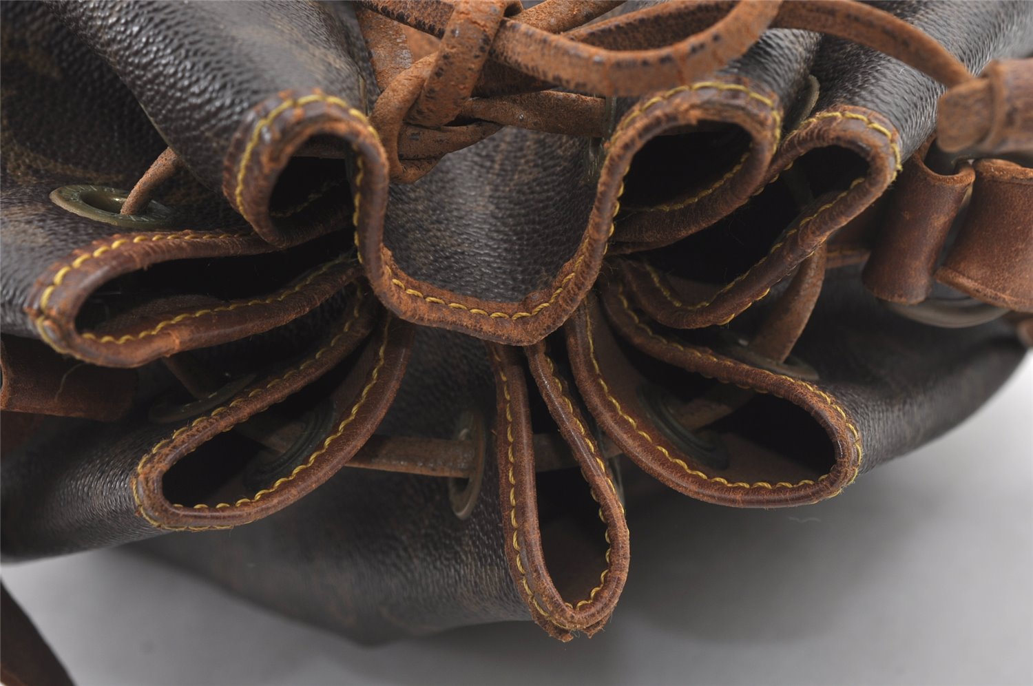 Authentic Louis Vuitton Monogram Petit Noe M42226 Shoulder Drawstring Bag 8413J