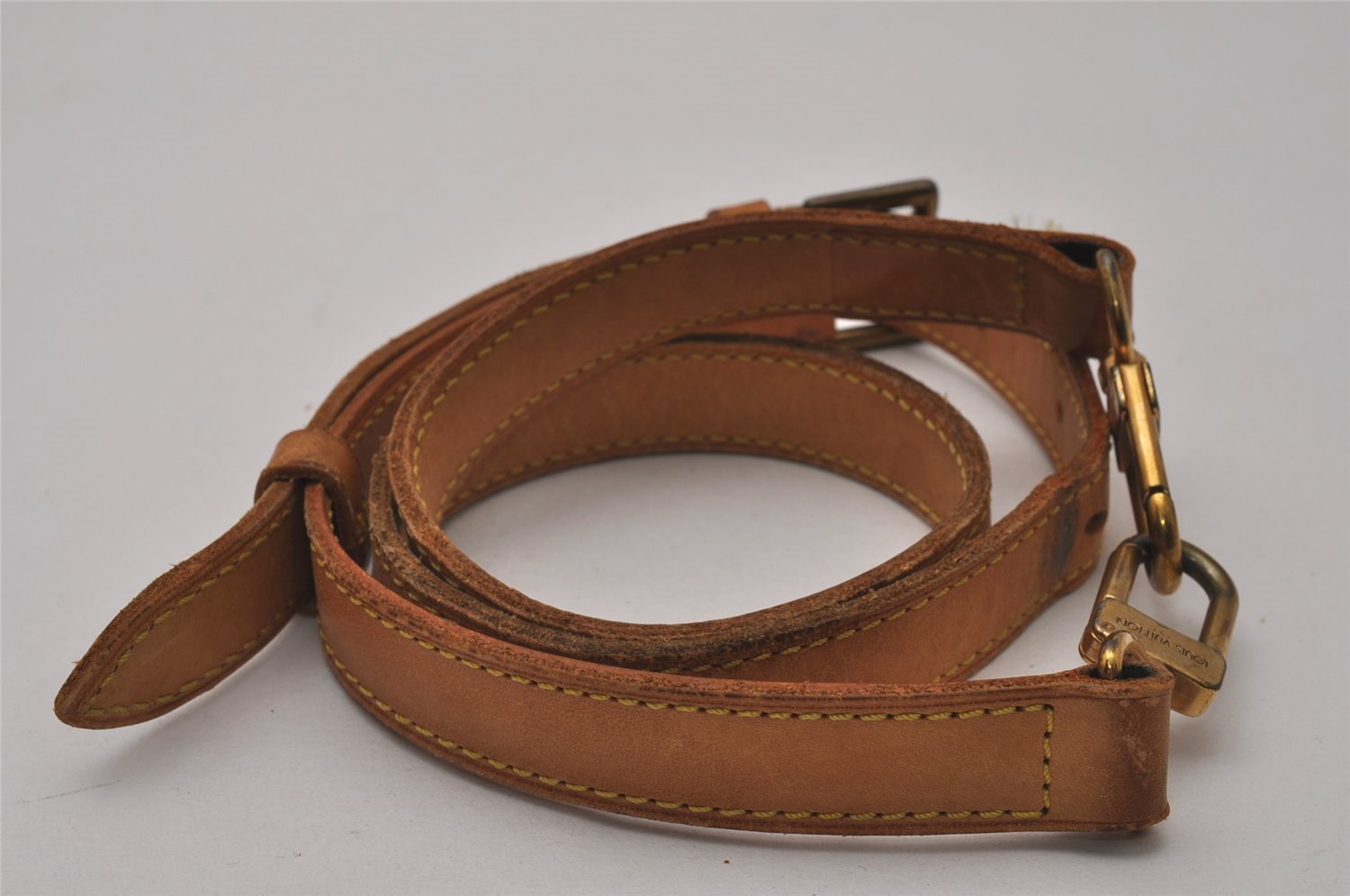 Authentic Louis Vuitton Leather Shoulder Strap Beige 33.9-40.9