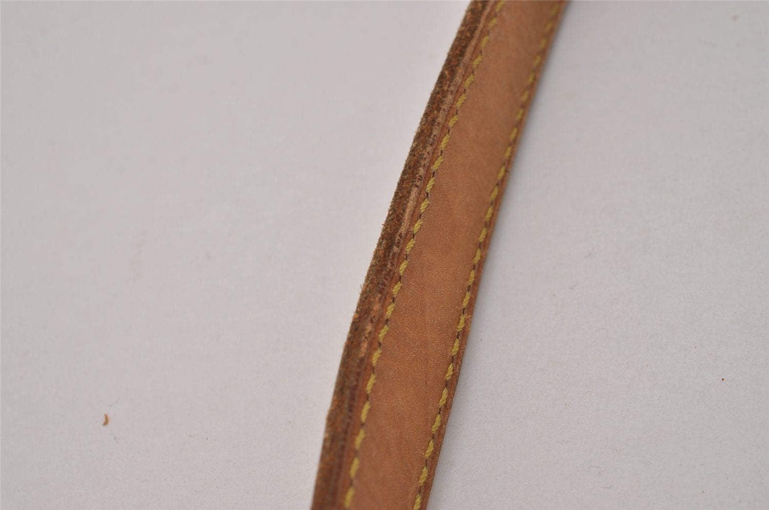 Authentic Louis Vuitton Leather Shoulder Strap Beige 33.9-40.9