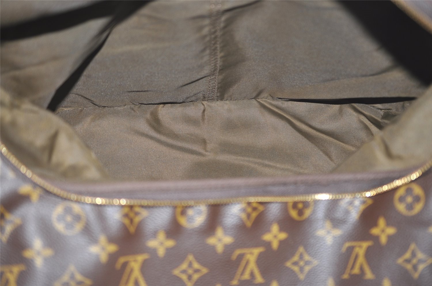 Authentic Louis Vuitton Monogram Evasion PM Boston Travel Bag M41443 LV 8425I