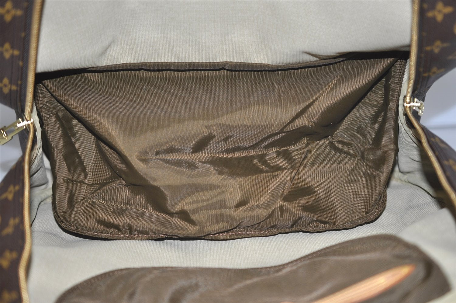 Authentic Louis Vuitton Monogram Evasion PM Boston Travel Bag M41443 LV 8425I