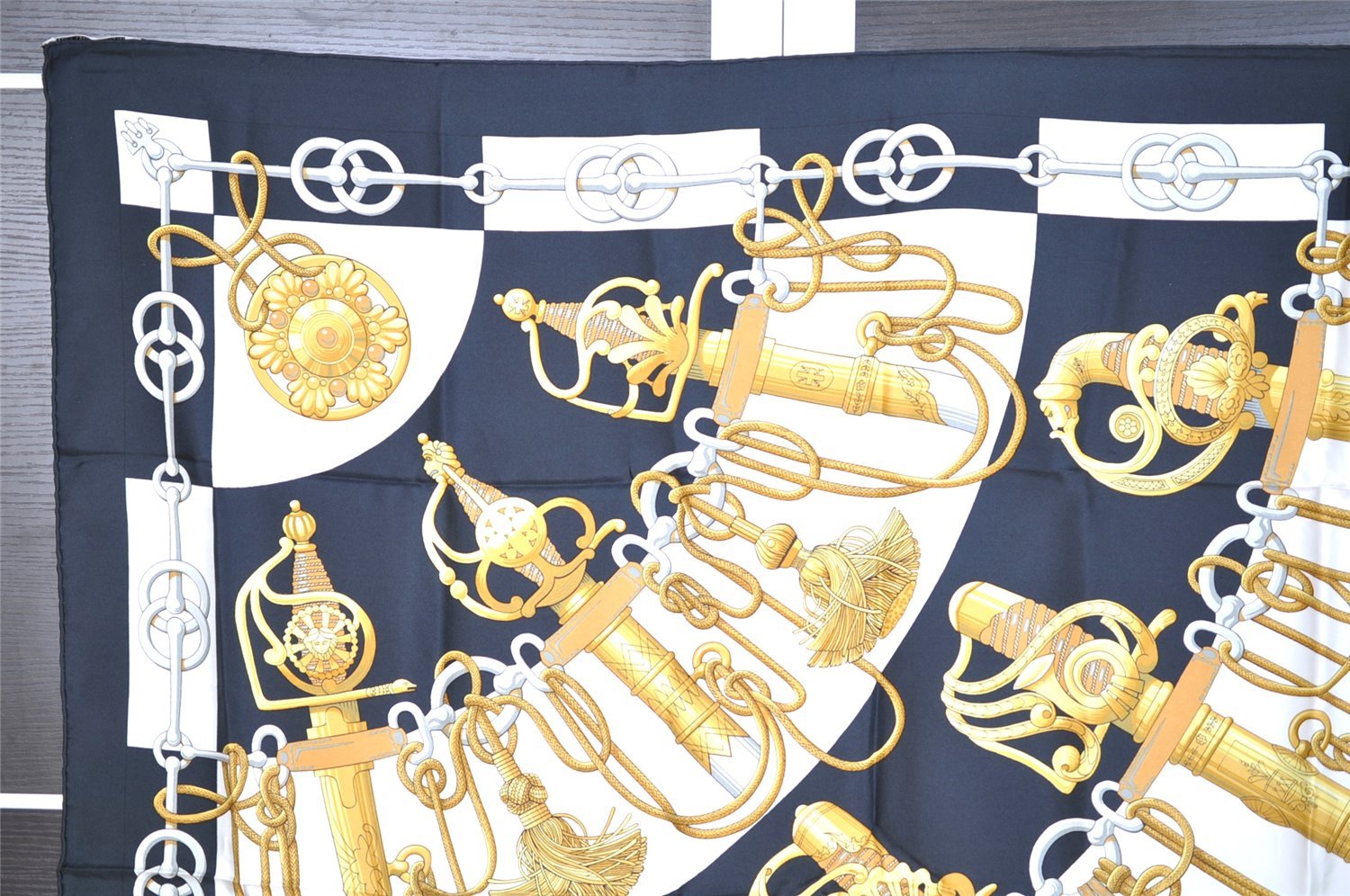 Authentic HERMES Carre 90 Scarf 