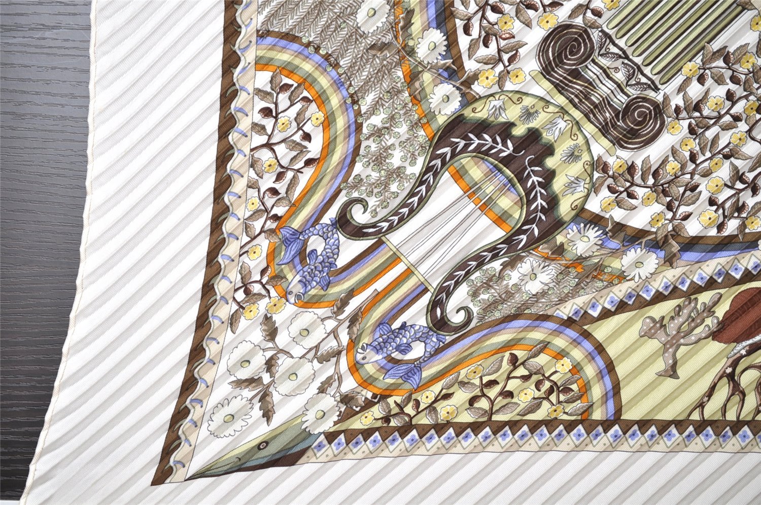 Authentic HERMES Pleats Scarf 