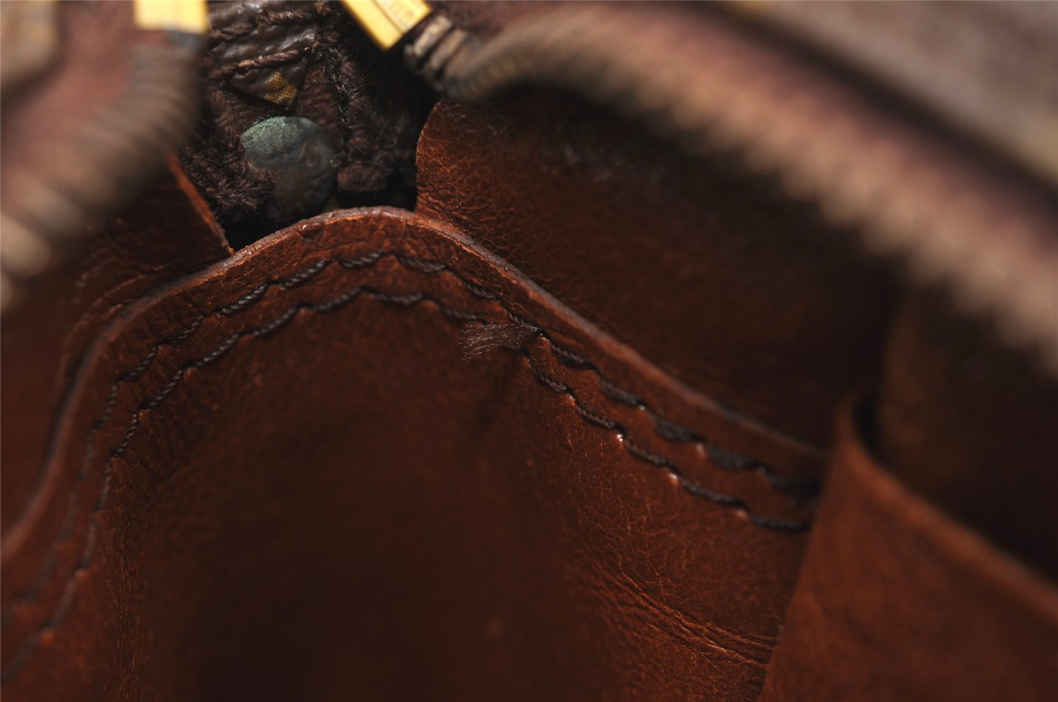 Authentic Louis Vuitton Monogram Nile Shoulder Cross Body Bag Old Model LV 8438J