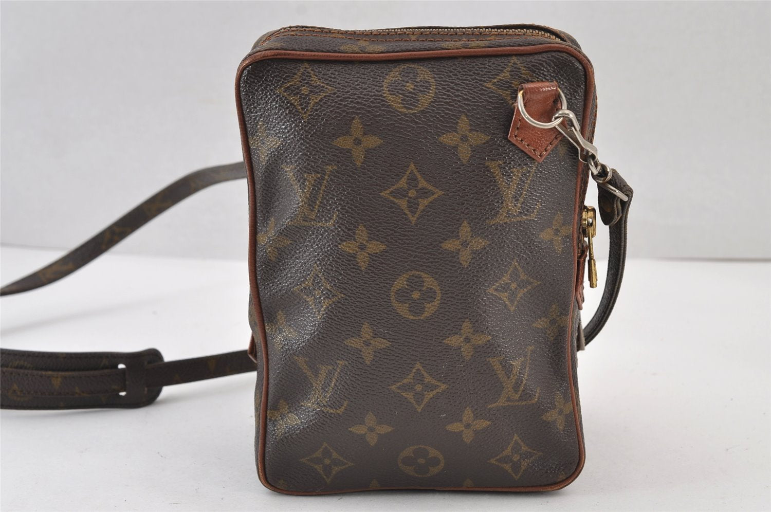 Authentic Louis Vuitton Monogram Amazone Shoulder Cross Body Bag Old Model 8440J