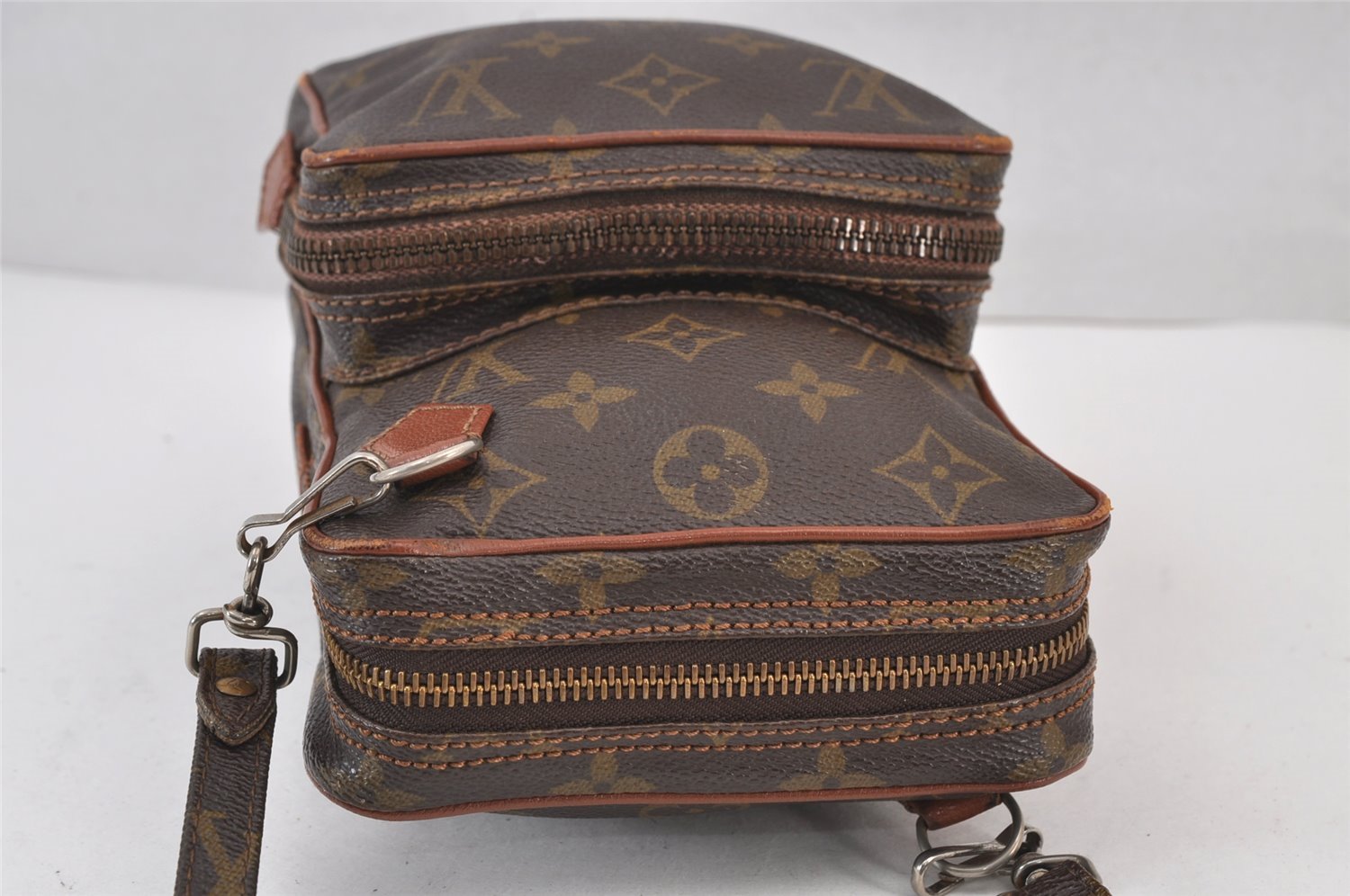 Authentic Louis Vuitton Monogram Amazone Shoulder Cross Body Bag Old Model 8440J