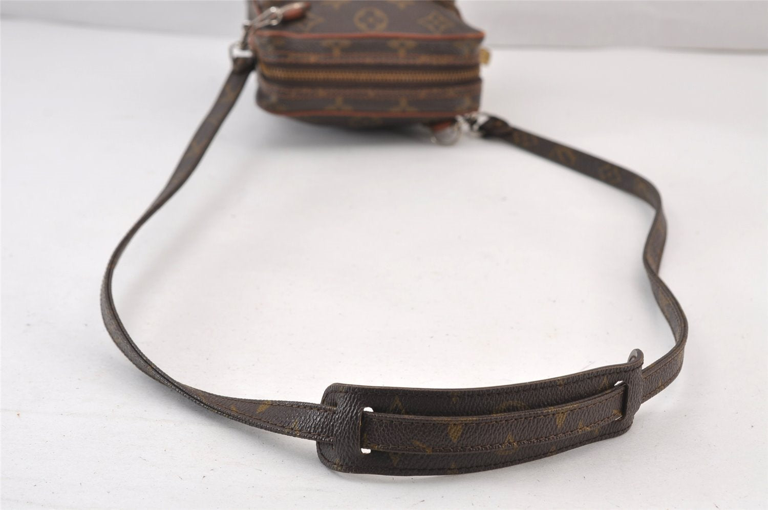 Authentic Louis Vuitton Monogram Amazone Shoulder Cross Body Bag Old Model 8440J