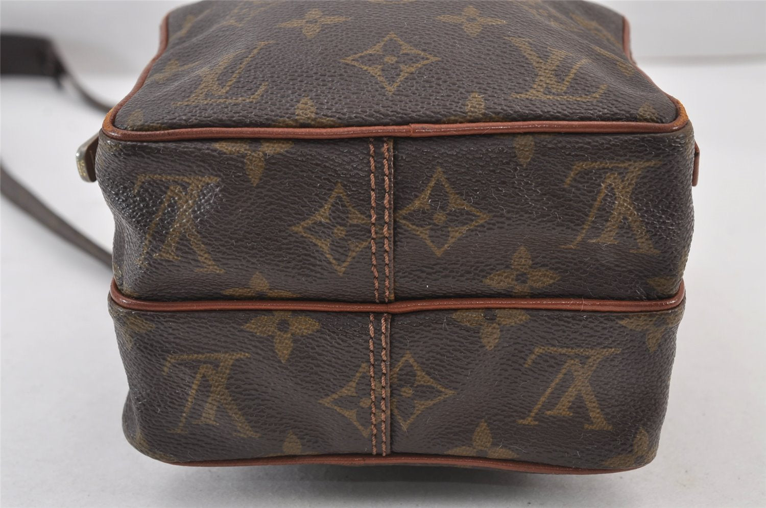 Authentic Louis Vuitton Monogram Amazone Shoulder Cross Body Bag Old Model 8440J