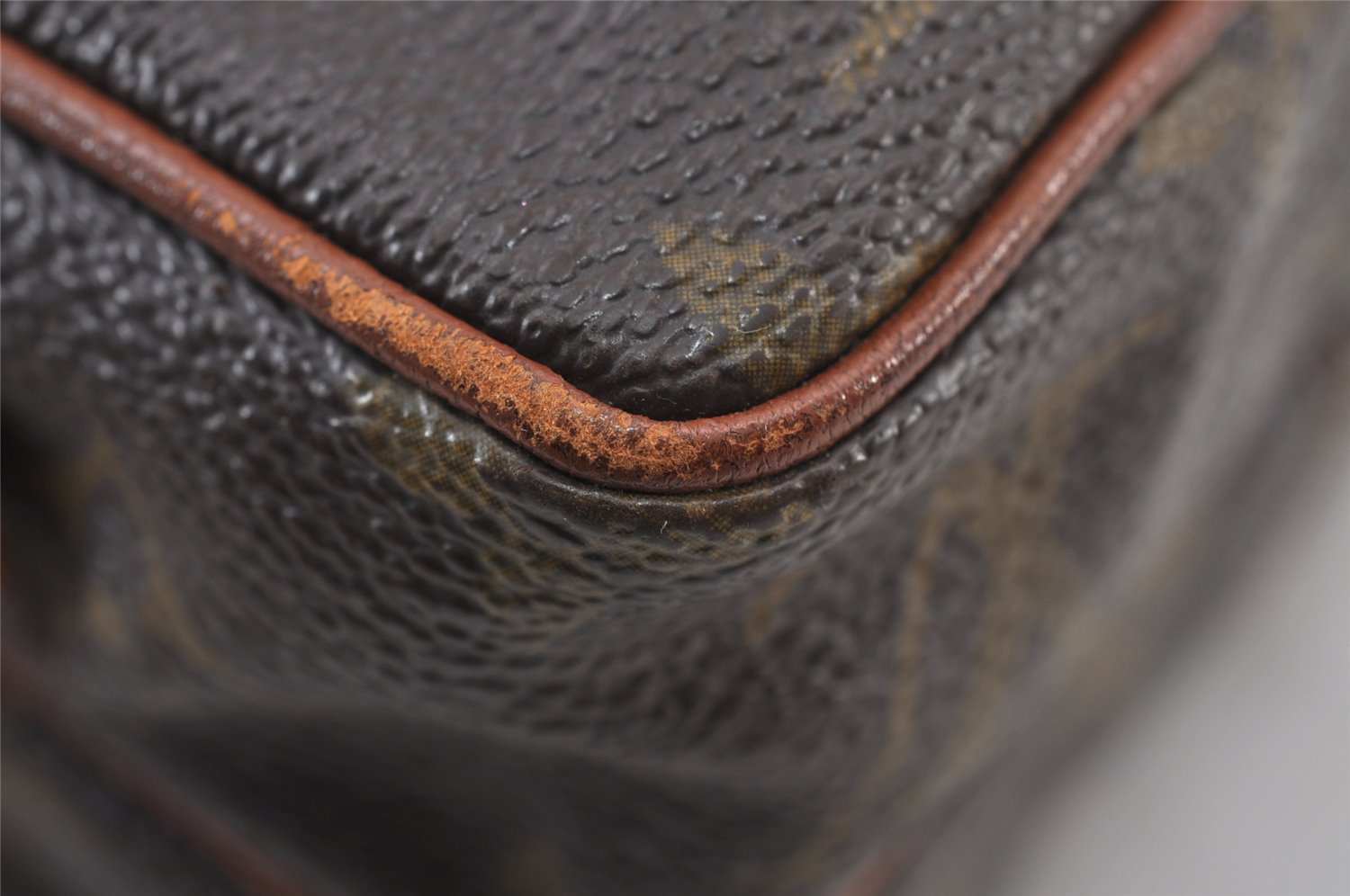 Authentic Louis Vuitton Monogram Amazone Shoulder Cross Body Bag Old Model 8440J