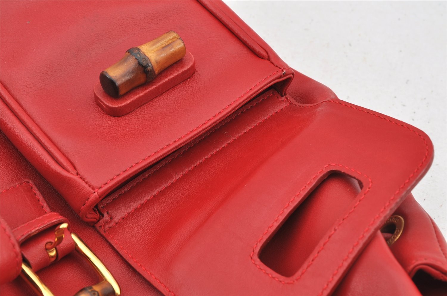Authentic GUCCI Bamboo Vintage Drawstring Backpack Leather Red 8442I