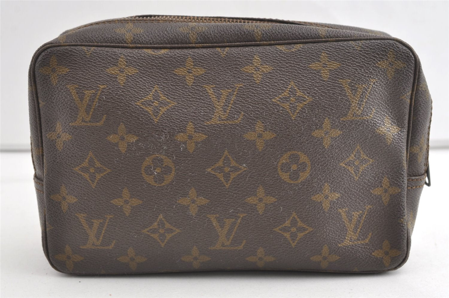Auth Louis Vuitton Monogram Trousse Toilette 23 Clutch Hand Bag Old Model 8442J
