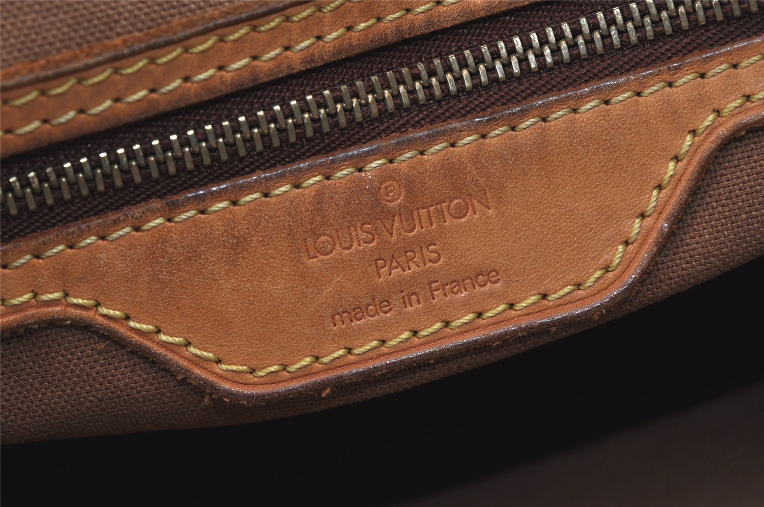 Authentic Louis Vuitton Monogram Batignolles Vertical Tote Bag M51153 LV 8444J