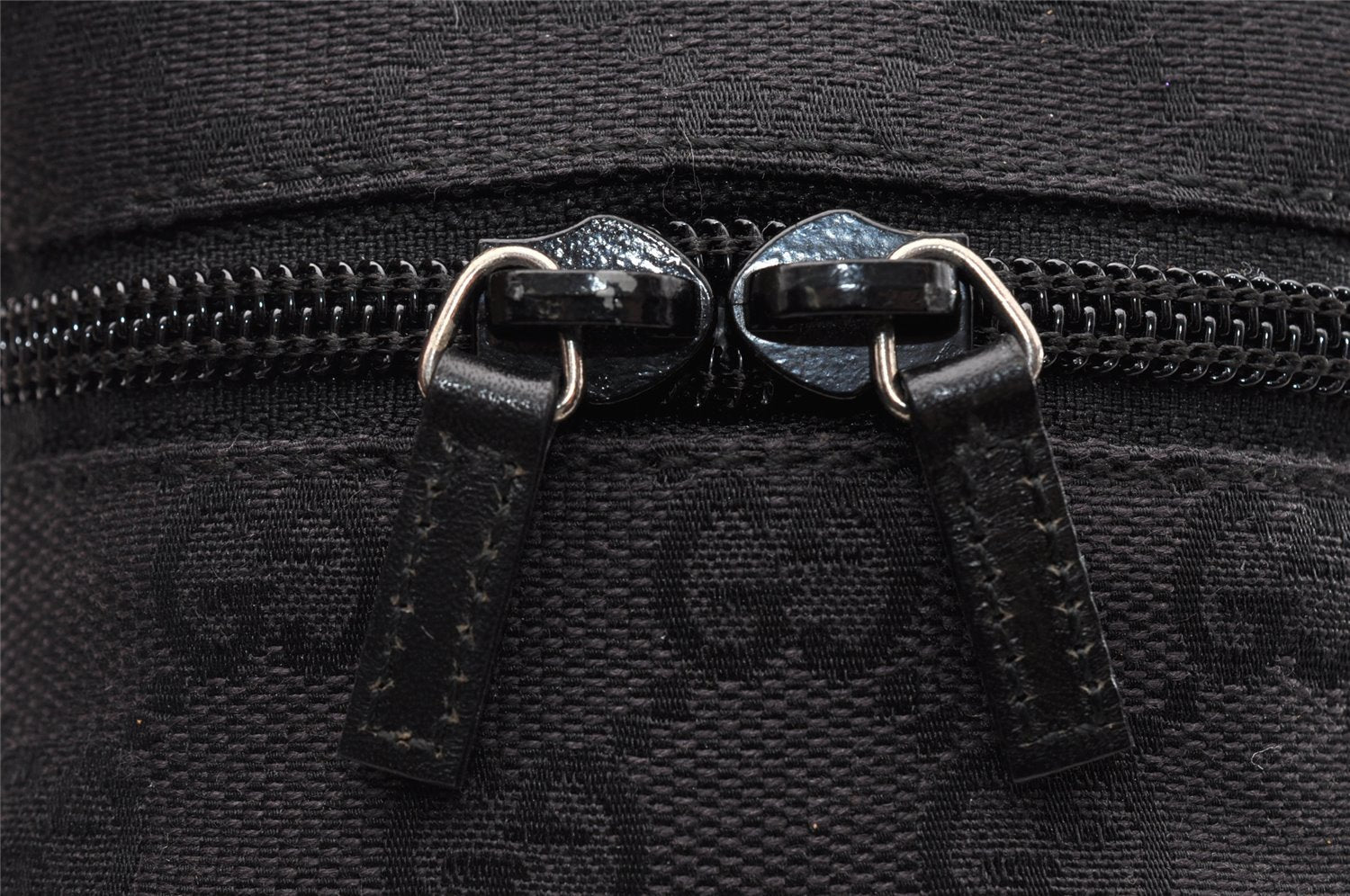 Authentic GUCCI Drawstring Pouch Purse GG Canvas Leather 0391054 Black 8448I