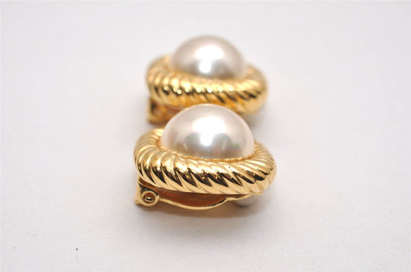 Authentic NINA RICCI Vintage Clip-on Imitation Pearl Earrings Gold Tone 8452J