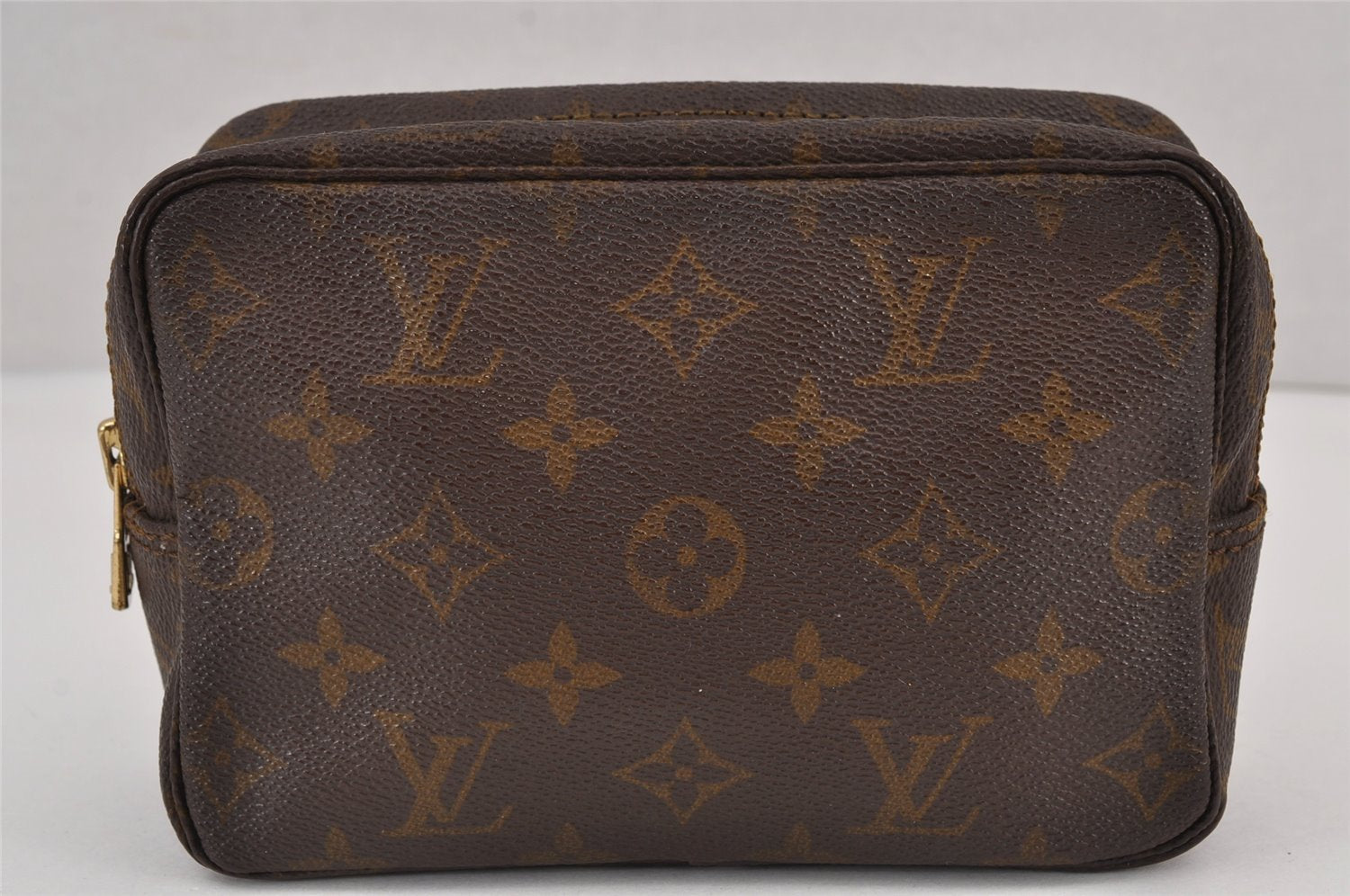 Auth Louis Vuitton Monogram Trousse Toilette 18 Clutch Hand Bag Old Model 8459J