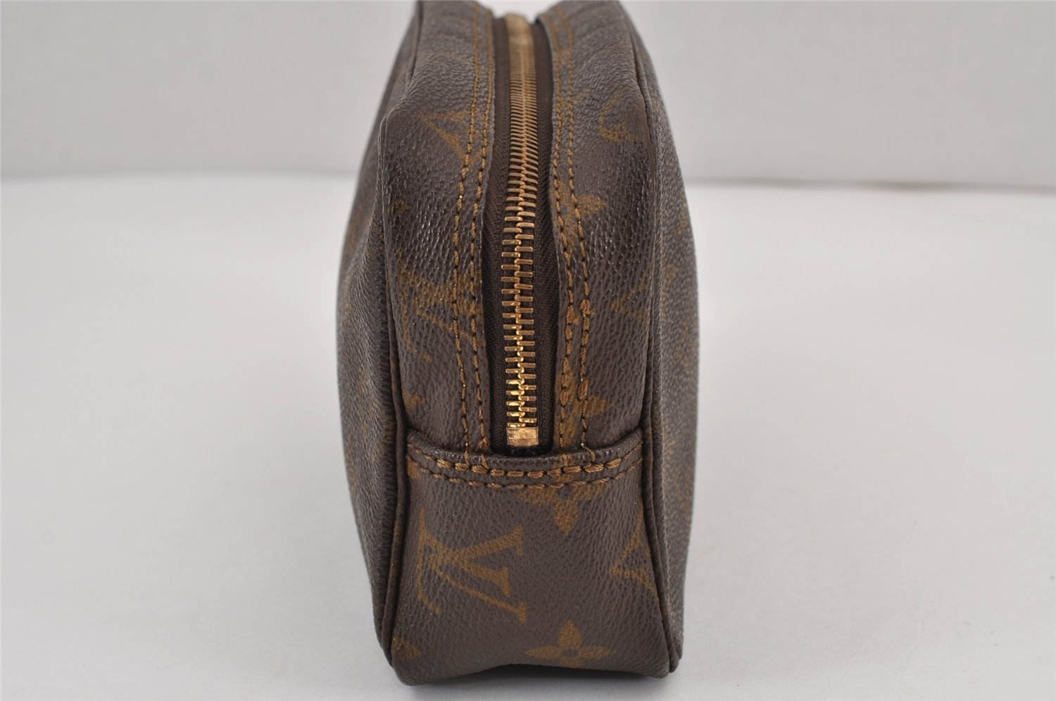 Auth Louis Vuitton Monogram Trousse Toilette 18 Clutch Hand Bag Old Model 8459J