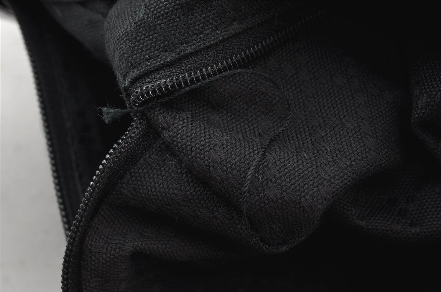 Authentic GUCCI Bamboo Vintage Shoulder Hand Bag Purse Nylon Leather Black 8464I