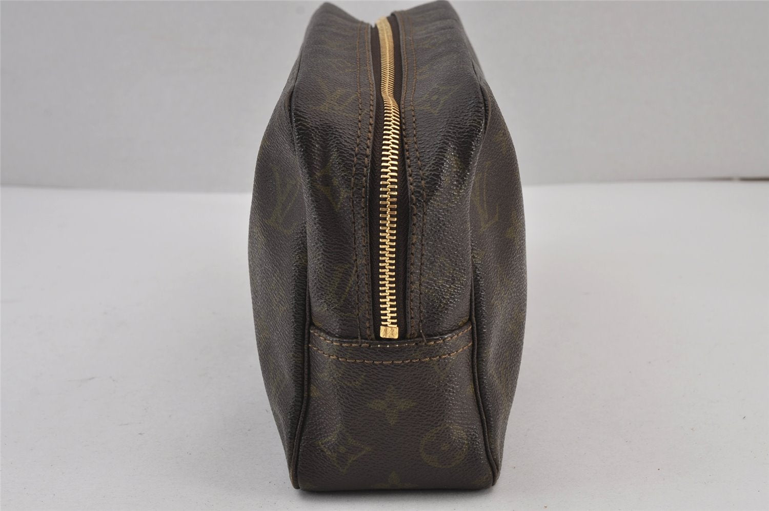 Auth Louis Vuitton Monogram Trousse Toilette 28 Clutch Hand Bag M47522 LV 8468J