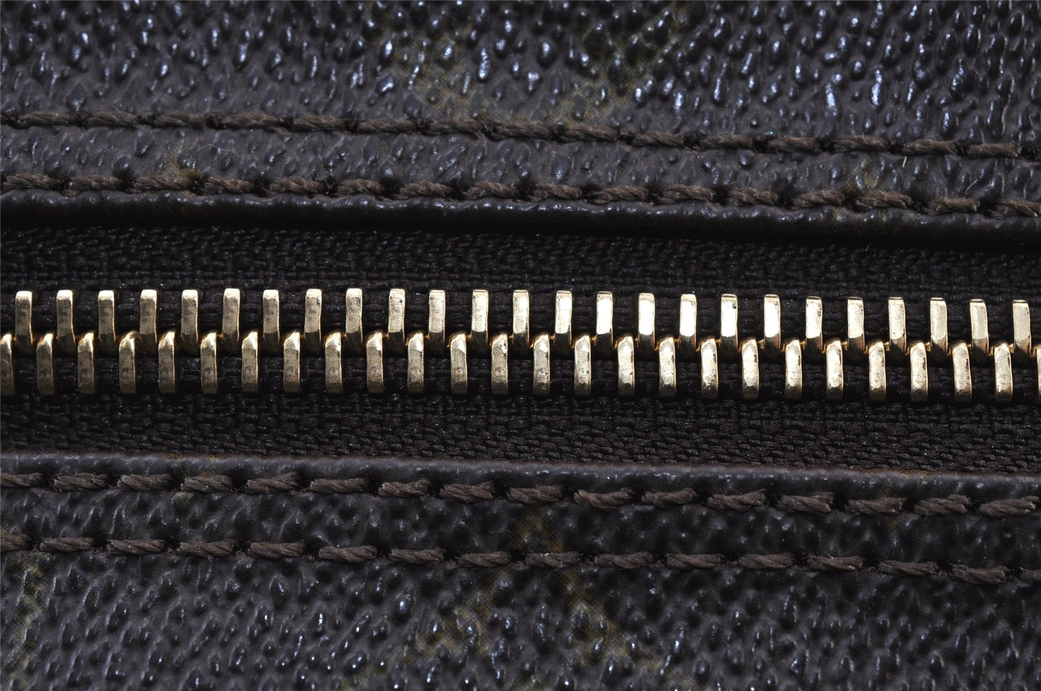 Auth Louis Vuitton Monogram Trousse Toilette 28 Clutch Hand Bag M47522 LV 8468J