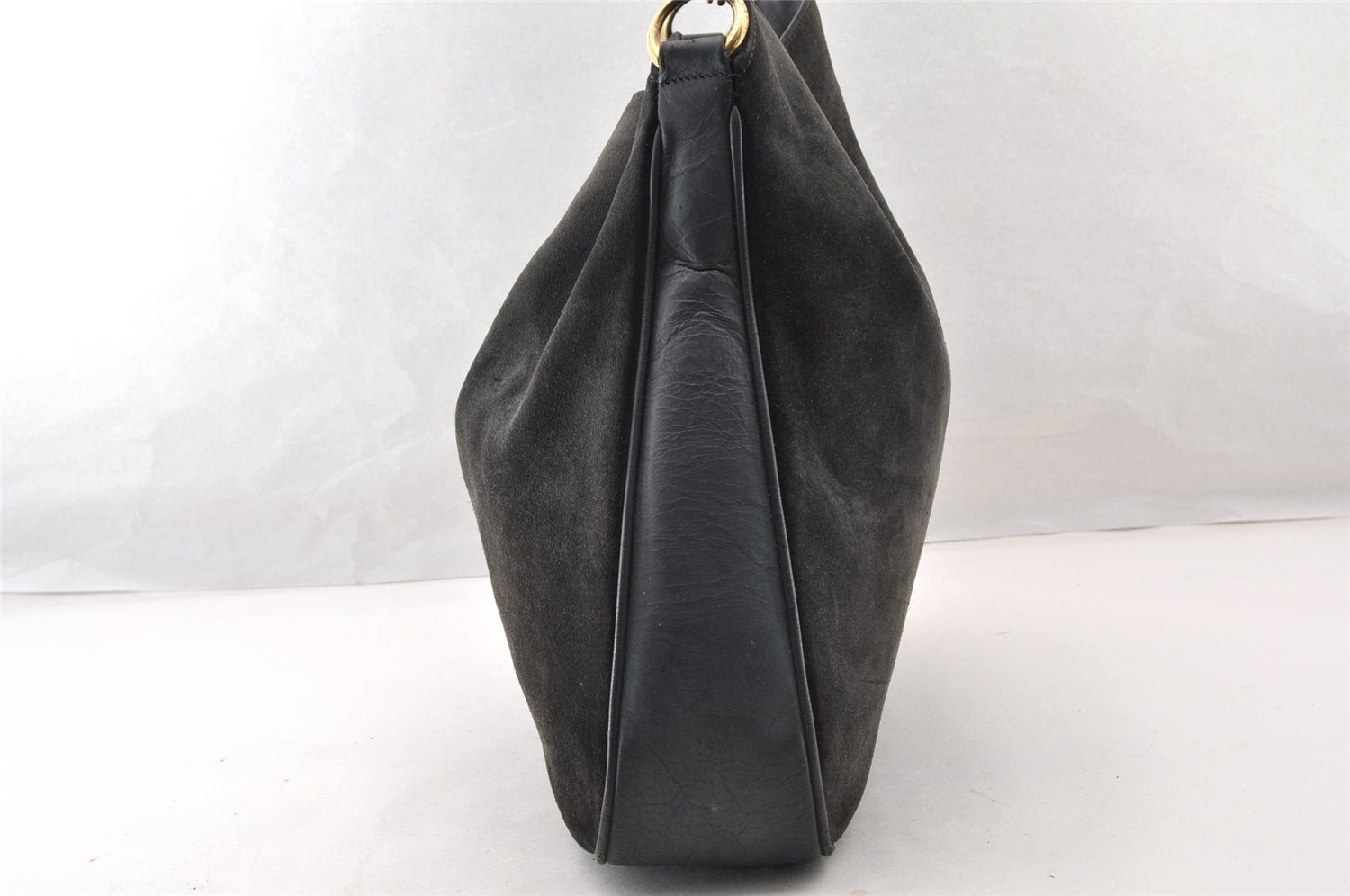 Authentic GUCCI Vintage Bamboo Shoulder Hand Bag Suede Leather Navy Junk 8470I