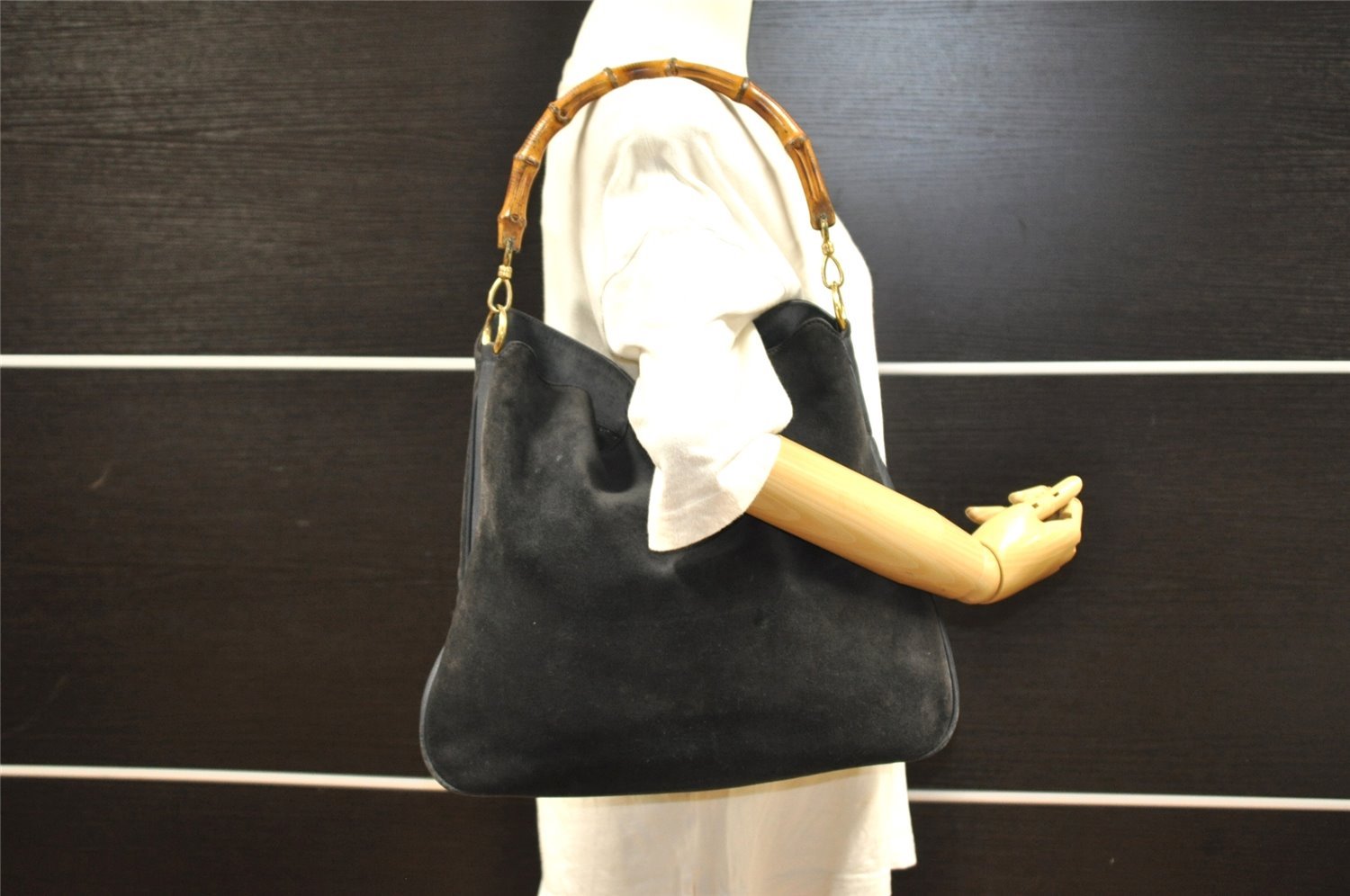 Authentic GUCCI Vintage Bamboo Shoulder Hand Bag Suede Leather Navy Junk 8470I