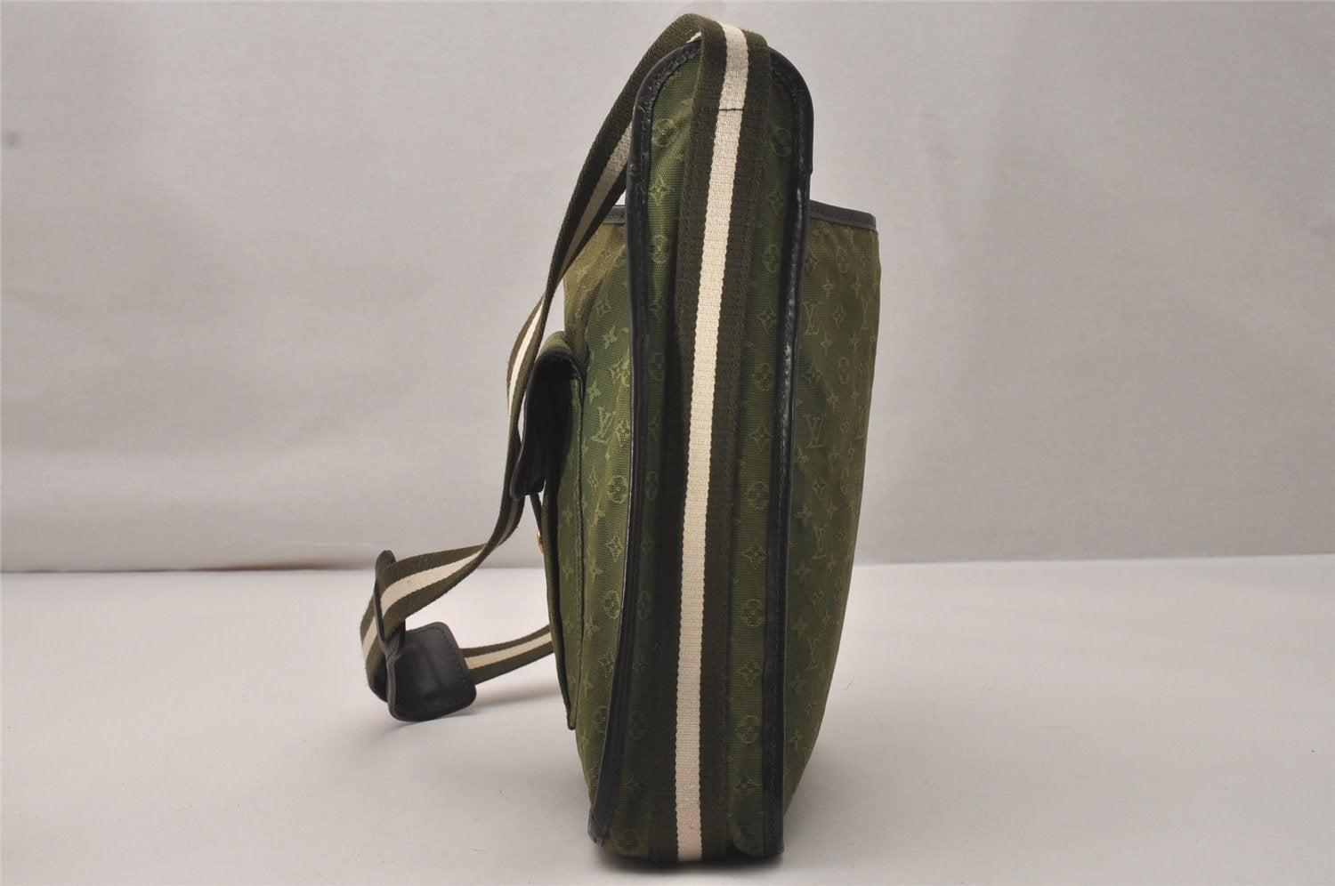 Authentic Louis Vuitton Monogram Mini Besace Mary Kate Shoulder Bag Green 8473J