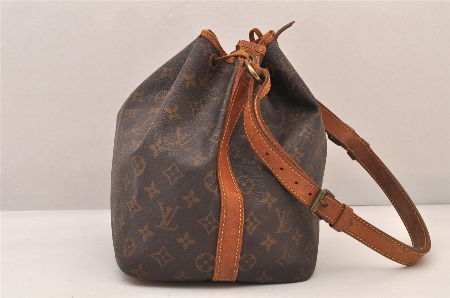 Authentic Louis Vuitton Monogram Petit Noe M42226 Shoulder Drawstring Bag 8479M