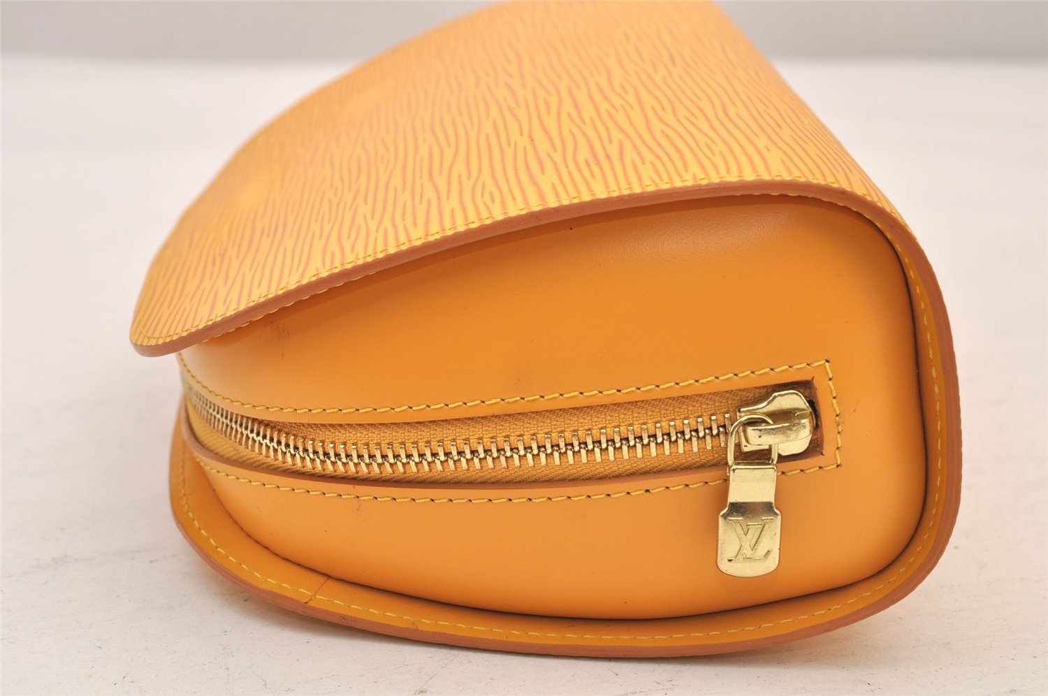 Authentic Louis Vuitton Epi Dauphine MM Pouch Clutch Bag Purse Yellow Junk 8480M