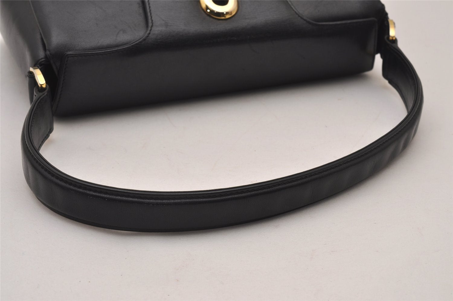Authentic GUCCI Vintage Shoulder Hand Bag Purse Leather Black 8488I