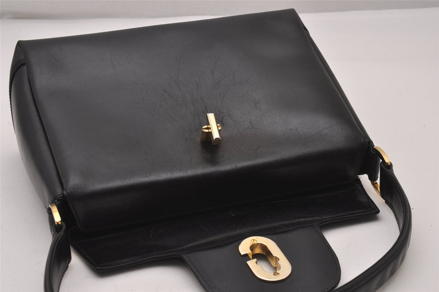 Authentic GUCCI Vintage Shoulder Hand Bag Purse Leather Black 8488I