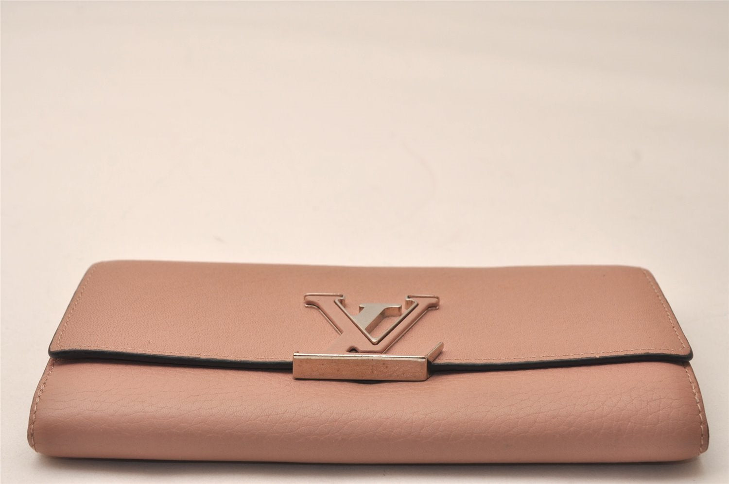 Authentic Louis Vuitton Taurillon Portefeuille Capucines Wallet Pink LV 8492J