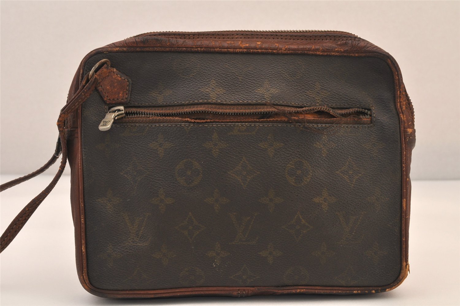Authentic Louis Vuitton Monogram Pochette Sport Clutch Hand Bag Old Model 8492M