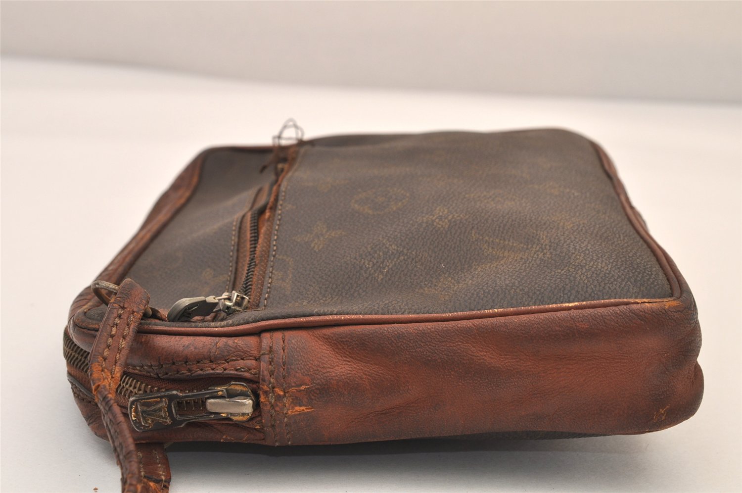 Authentic Louis Vuitton Monogram Pochette Sport Clutch Hand Bag Old Model 8492M