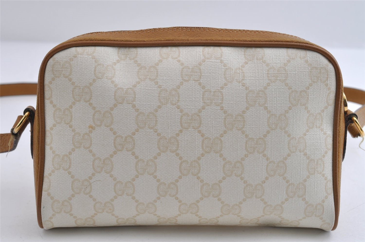 Authentic GUCCI Vintage Shoulder Cross Body Bag Purse GG PVC Leather White 8493I