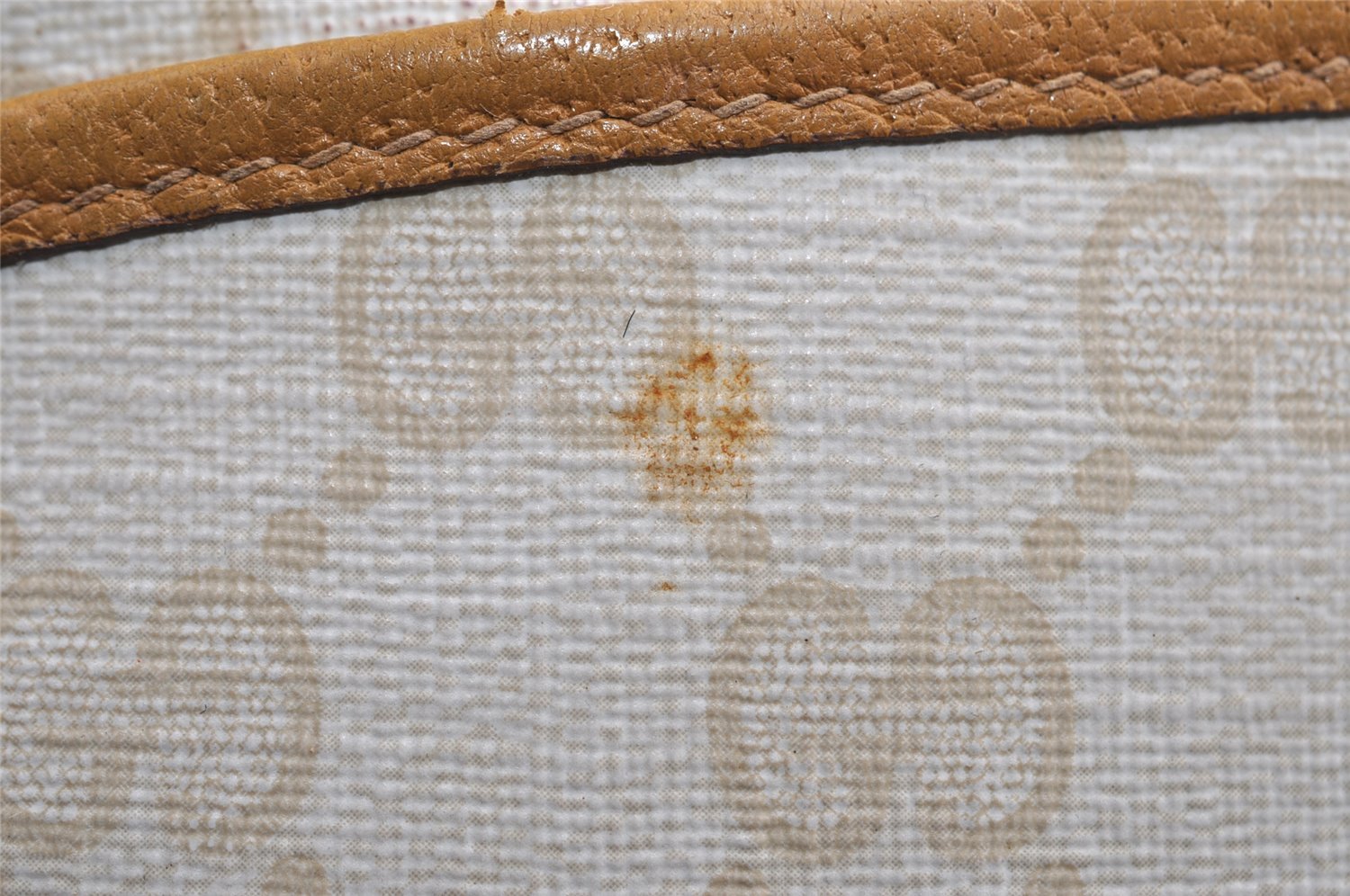 Authentic GUCCI Vintage Shoulder Cross Body Bag Purse GG PVC Leather White 8493I