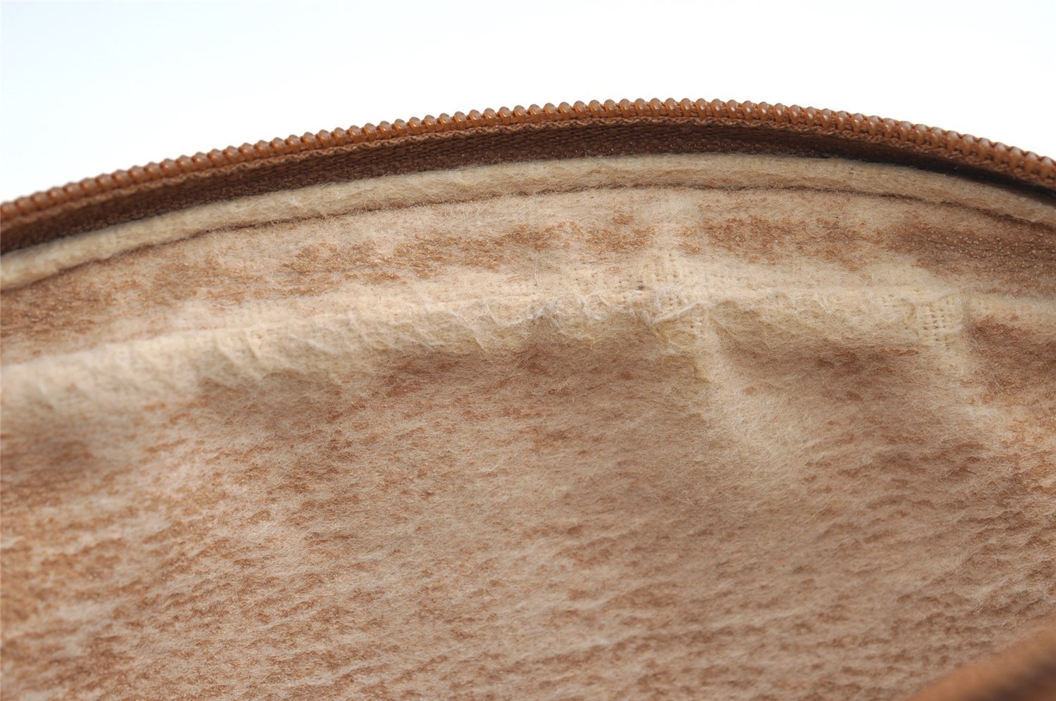 Authentic GUCCI Vintage Shoulder Cross Body Bag Purse GG PVC Leather White 8493I