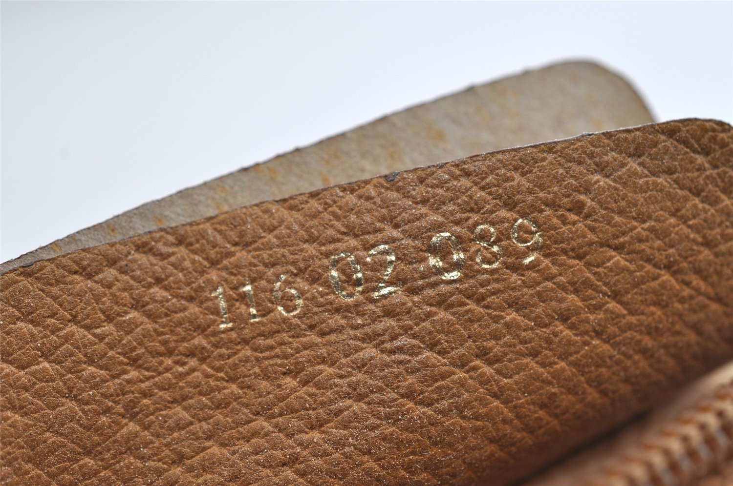 Authentic GUCCI Vintage Shoulder Cross Body Bag Purse GG PVC Leather White 8493I