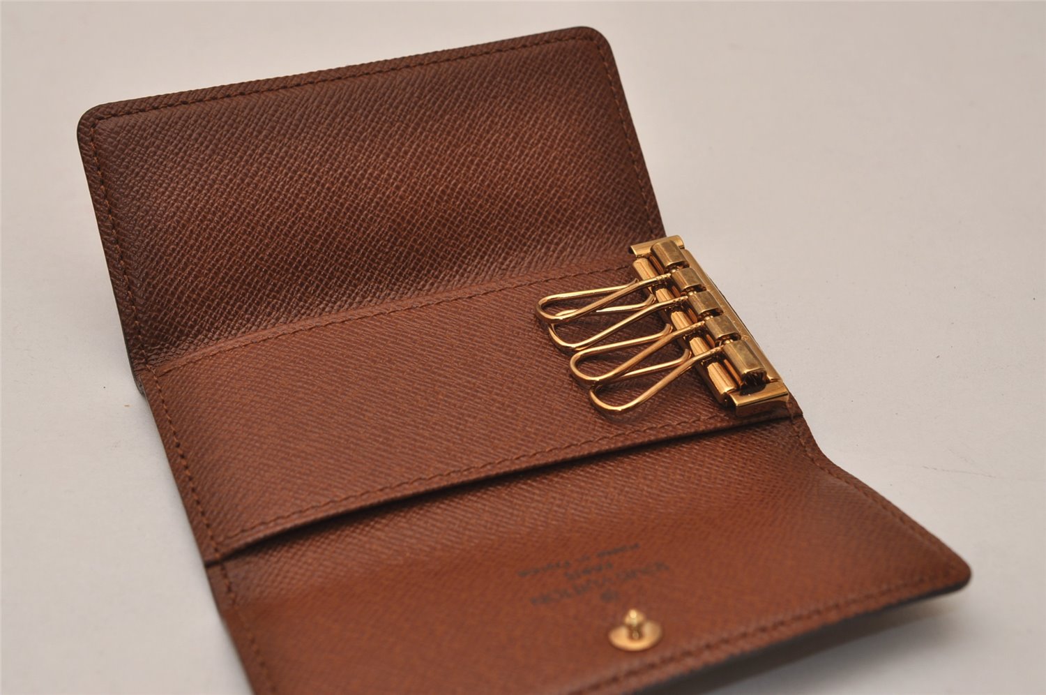 Authentic Louis Vuitton Monogram Multicles 4 Four Hooks Key Case M62631 LV 8496J