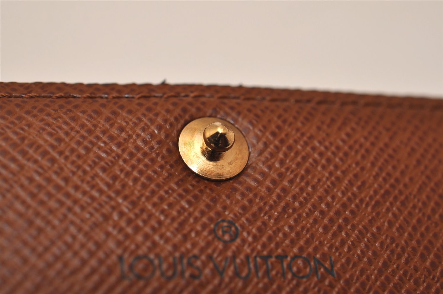 Authentic Louis Vuitton Monogram Multicles 4 Four Hooks Key Case M62631 LV 8496J