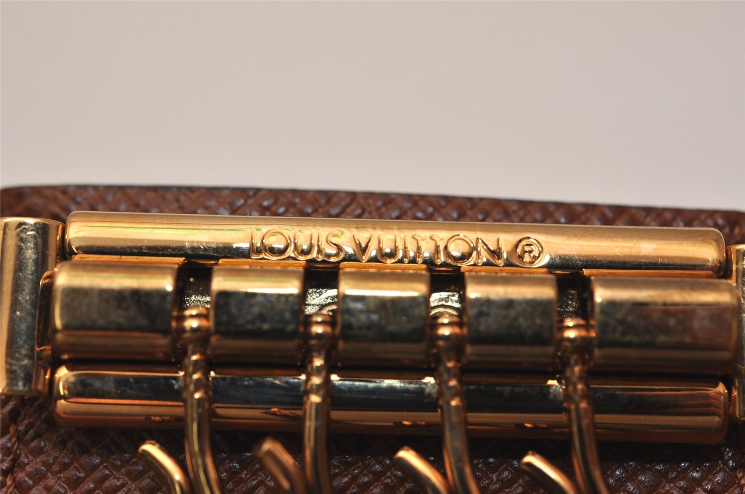 Authentic Louis Vuitton Monogram Multicles 4 Four Hooks Key Case M62631 LV 8496J