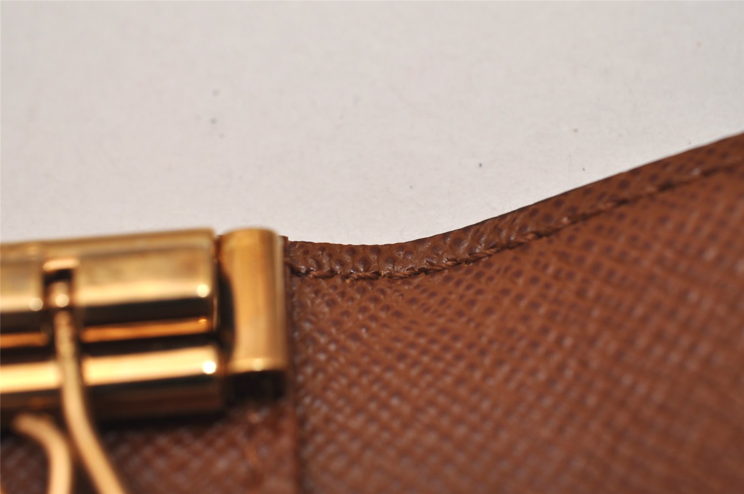 Authentic Louis Vuitton Monogram Multicles 4 Four Hooks Key Case M62631 LV 8496J