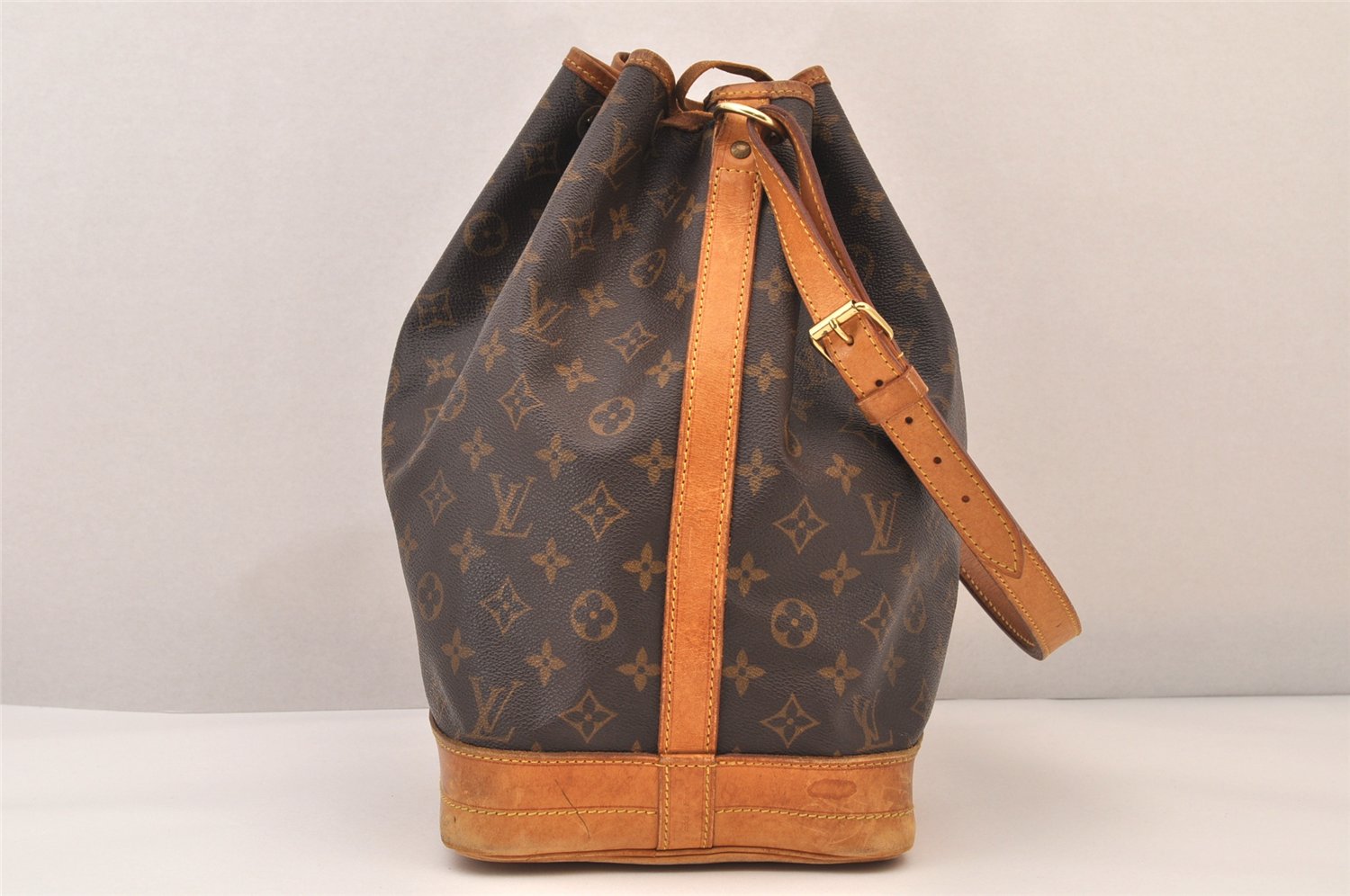 Authentic Louis Vuitton Monogram Noe Shoulder Drawstring Bag M42224 LV 8501M