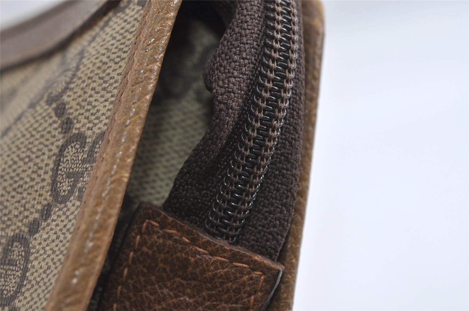 Authentic GUCCI Vintage Clutch Hand Bag Purse GG PVC Leather Brown 8507I